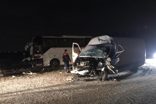 В пассажирском автобусе ехал 21 человек В пассажирском автобусе ехал 21 человек