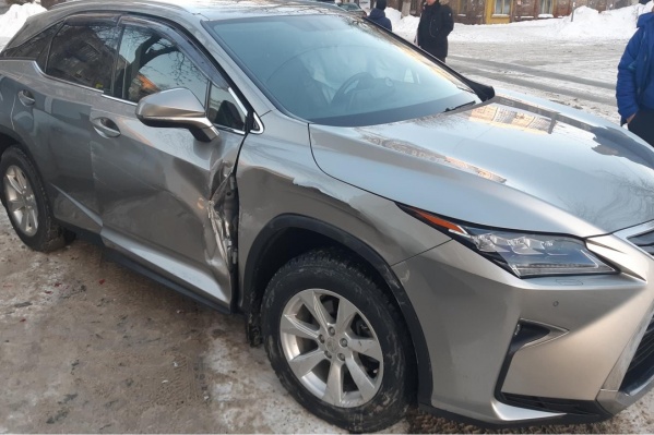 Автомобилистка допустила ошибку на перекрестке Автомобилистка допустила ошибку на перекрестке