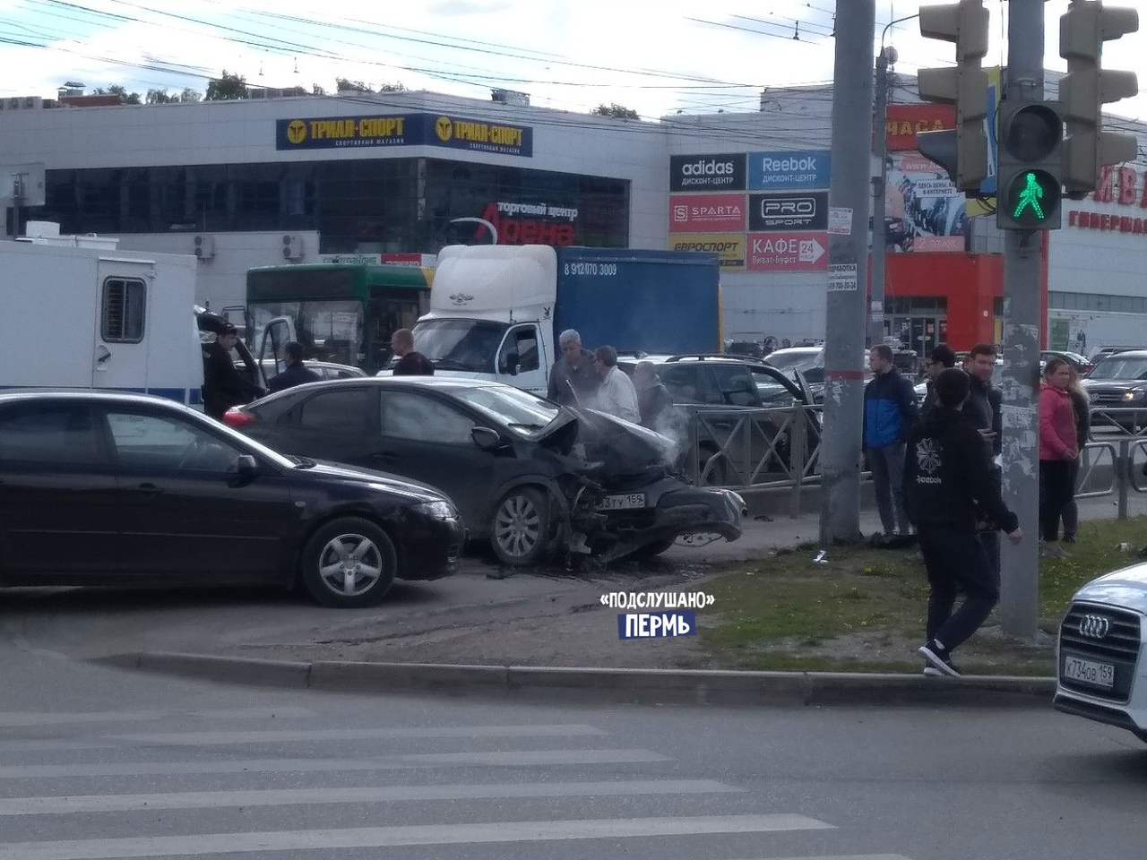 В Перми пьяный водитель устроил аварию на шоссе Космонавтов