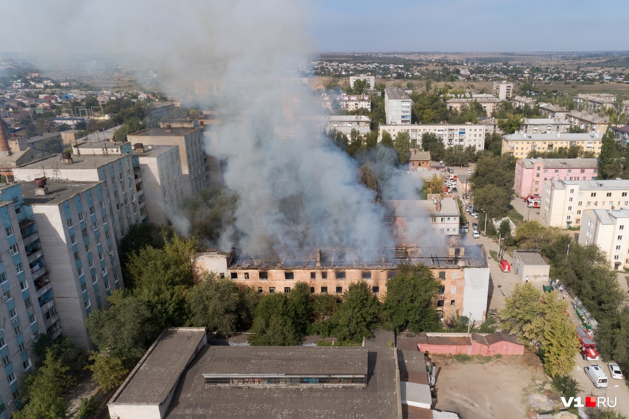 Волгоград тракторозаводский. Волгоград Тракторозаводский район. Пожары в ТЗР Волгограда. Пожар Тракторозаводской район Волгоград. Тракторозаводский Жолудева Волгоград.