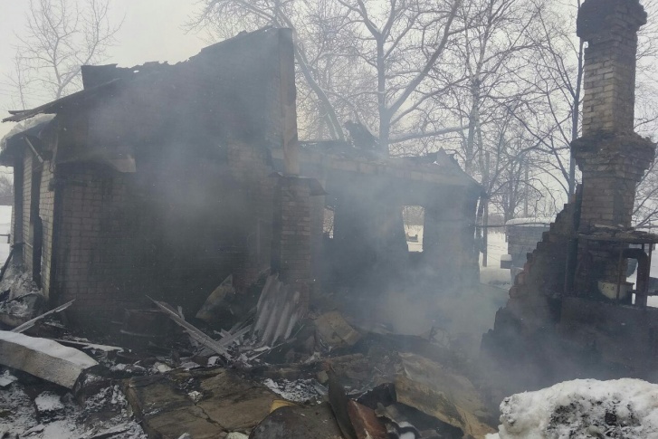 Сгорел весь дом Сгорел весь дом