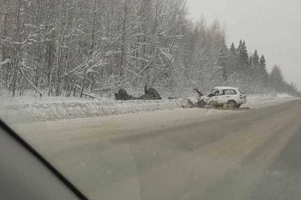 Водитель одного из автомобилей не справился с управлением Водитель одного из автомобилей не справился с управлением