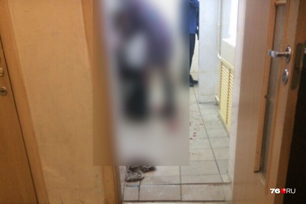 Девушку обнаружили в туалете учебного заведения Девушку обнаружили в туалете учебного заведения