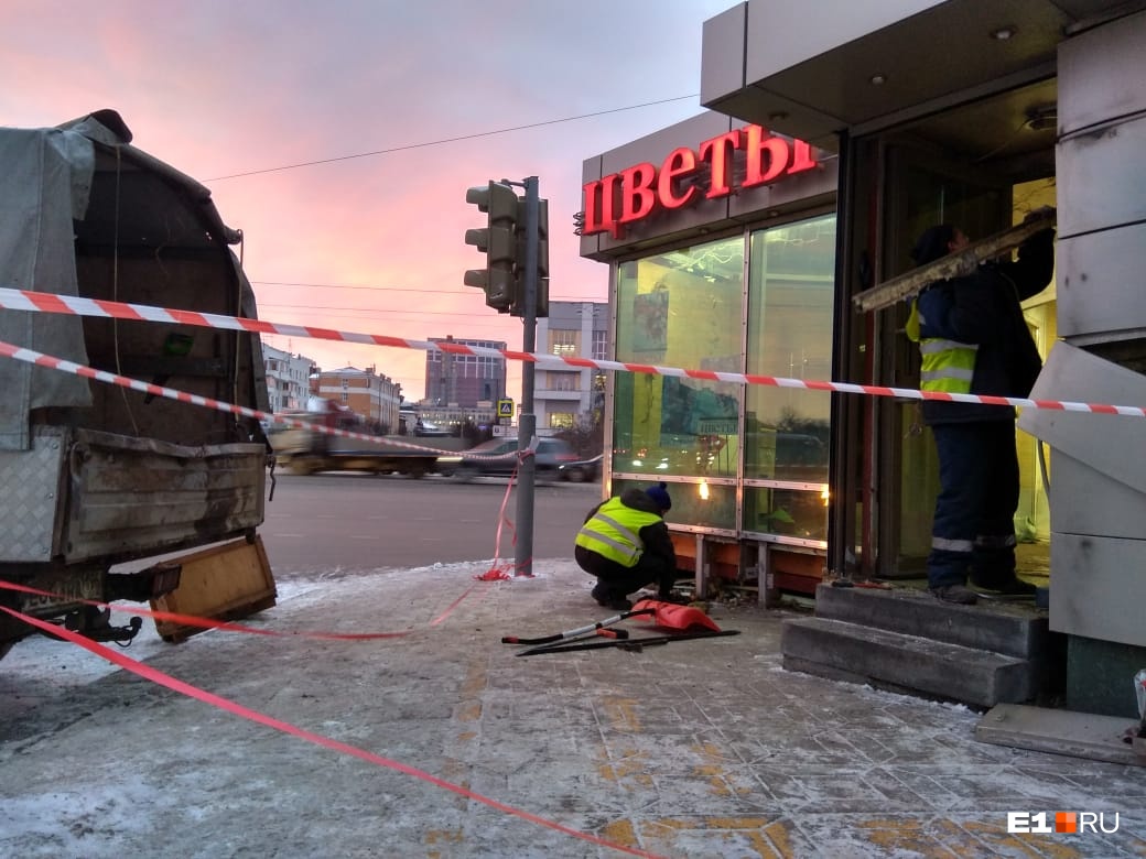 Приехал подрядчик от чиновников Приехал подрядчик от чиновников
