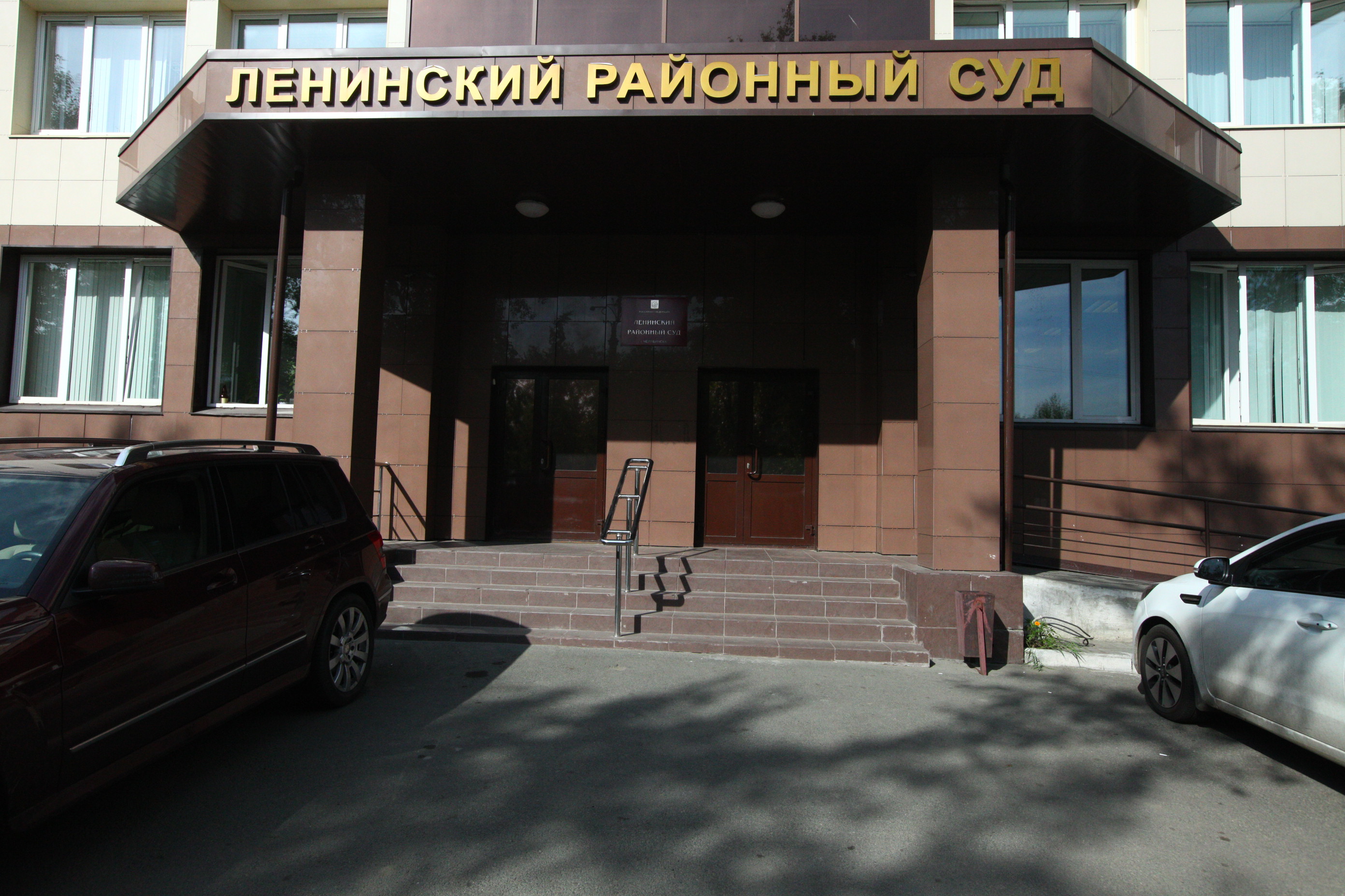 Суд признал отягчающим обстоятельством службу в полиции Суд признал отягчающим обстоятельством службу в полиции