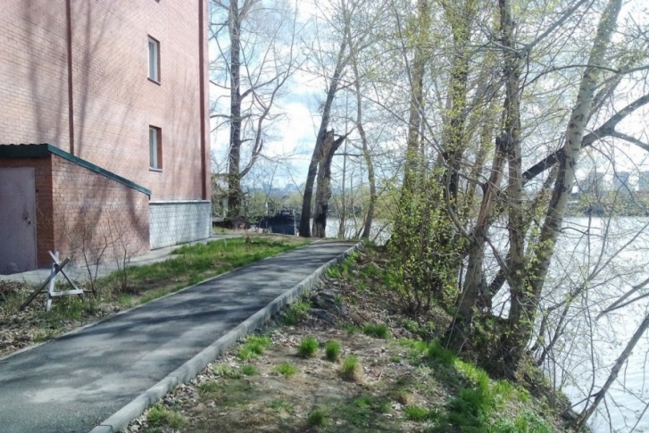Мэрия пыталась затянуть начало ремонта с помощью судов, однако проиграла во всех инстанциях Мэрия пыталась затянуть начало ремонта с помощью судов, однако проиграла во всех инстанциях