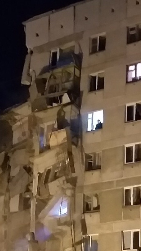 — Как только людей не пугает находиться в соседнем подъезде, — удивляются магнитогорцы — Как только людей не пугает находиться в соседнем подъезде, — удивляются магнитогорцы