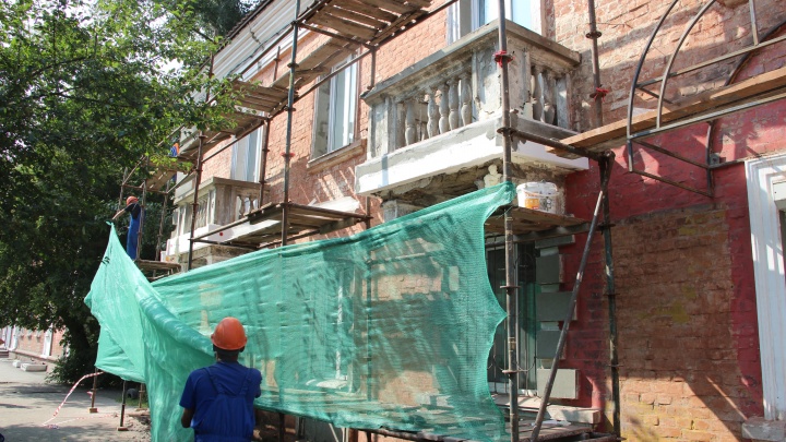 За просрочку ремонта фасадов на гостевых маршрутах подрядчики заплатят до 1000 рублей в день