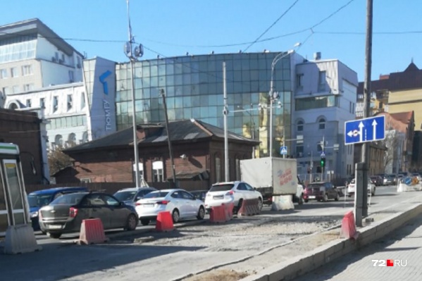К восстановлению дорожного полотна в летнем варианте обещают приступить уже в этот понедельник К восстановлению дорожного полотна в летнем варианте обещают приступить уже в этот понедельник
