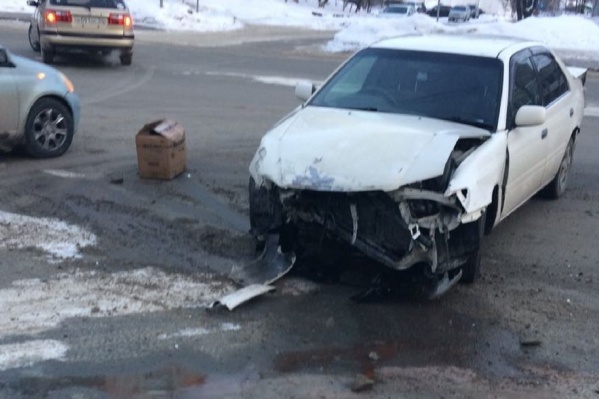 Авария случилась на перекрёстке с улицей Холодильной Авария случилась на перекрёстке с улицей Холодильной