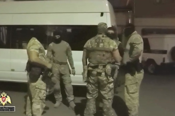 Освобождать заложников приезжали бойцы СОБР Освобождать заложников приезжали бойцы СОБР