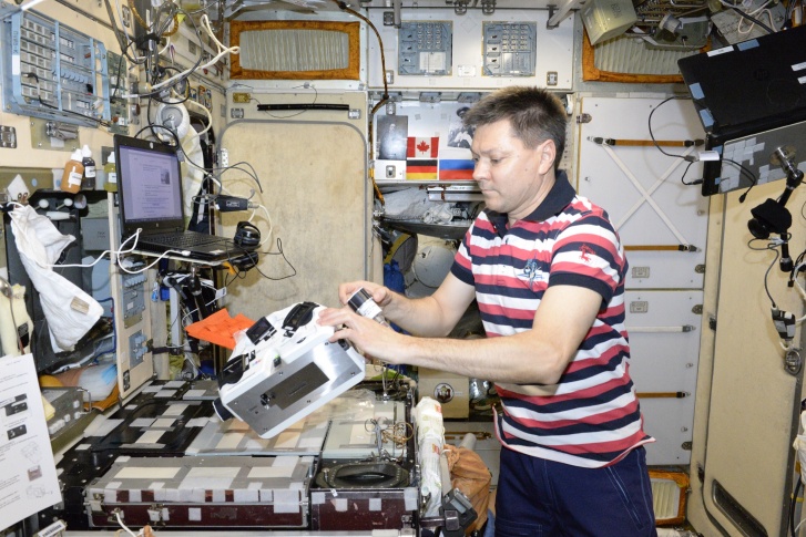 На биопринтере, сделанном в России, образцы хрящевой ткани впервые напечатали в космосе