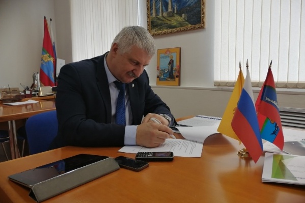 Денис Добряков обеспокоен Денис Добряков обеспокоен