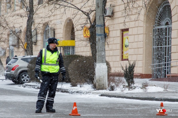 Госавтоинспекторы и полицейские будут следить за безопасностью Госавтоинспекторы и полицейские будут следить за безопасностью 