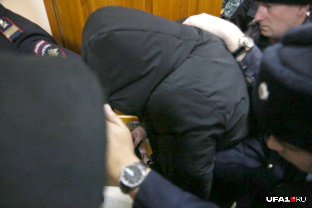 Третий подозреваемый отправился на оглашение приговора Третий подозреваемый отправился на оглашение приговора