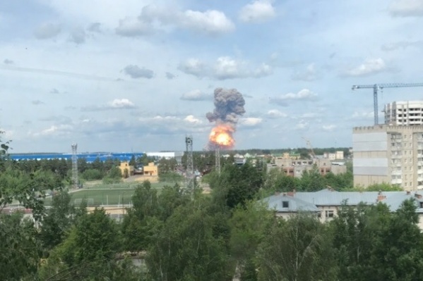 Взрывом в домах выбило окна Взрывом в домах выбило окна