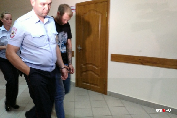 На время следствия мужчину заключили под стражу На время следствия мужчину заключили под стражу