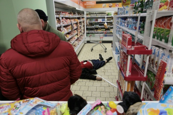 Пенсионер скончался, выбирая продукты Пенсионер скончался, выбирая продукты