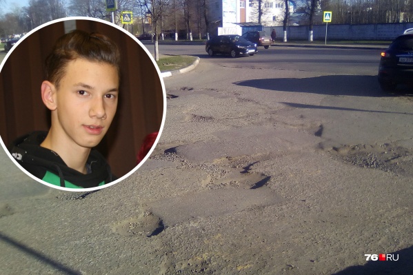 Девятикласснику надоело ездить на велосипеде по ухабам Девятикласснику надоело ездить на велосипеде по ухабам