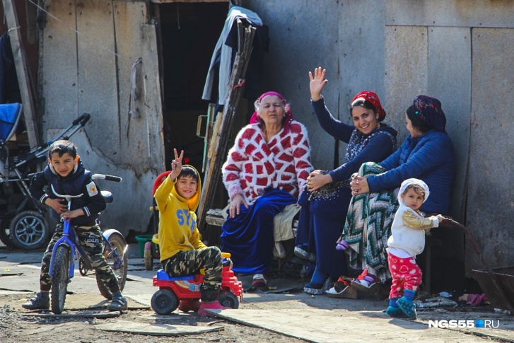 На 2-й Казахстанской проживает целый цыганский табор