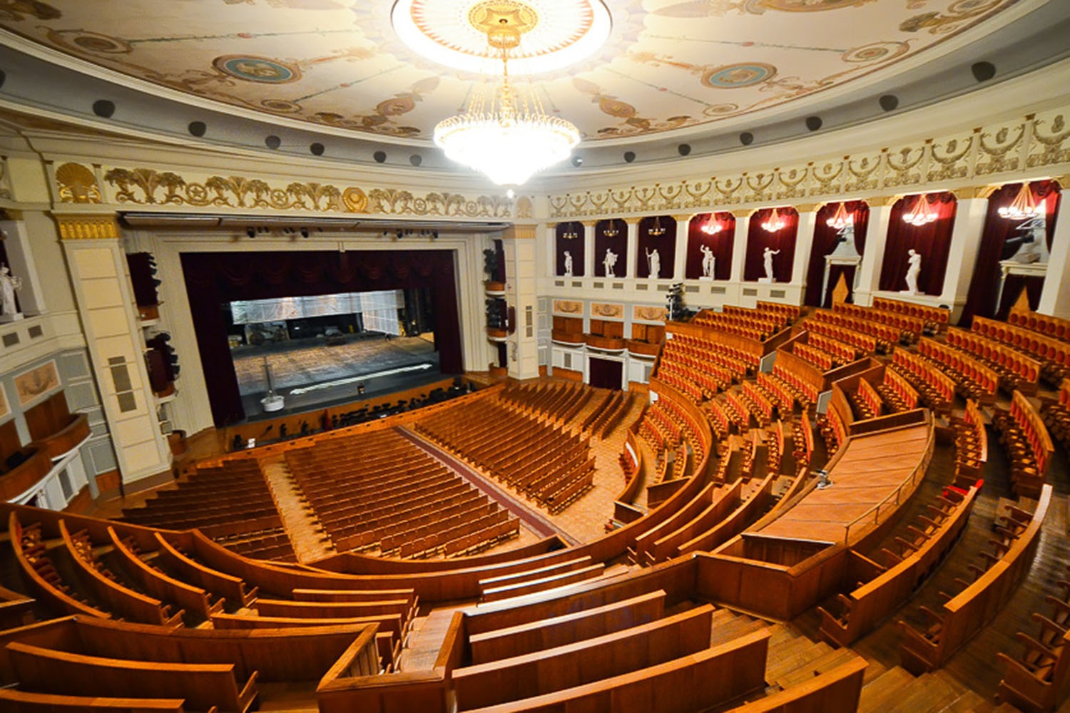 новосибирск залы оперного театра