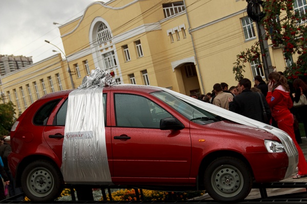 Основная борьба развернулась за автомобиль «Лада Калина» Основная борьба развернулась за автомобиль «Лада Калина»