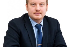<div class="interview-pane-people-name"> Попков Андрей Александрович </div>
<div class="interview-pane-people-position"> Директор группы компаний </div>
<div class="interview-pane-people-company"> 2B Group </div>
<hr>
<div class="interview-pane-people-workflow"> Закончил Новосибирский Государственный Технический Университет, факультет автоматики и вычислительной техники. Свою трудовую деятельность начинал с должности техника-электрика по обслуживанию систем АСУ ТП. До 2009 года работал на электротехническом рынке в коммерческих подразделениях. В апреле 2009 года перешел на ИТ-рынок, заняв должность коммерческого директора в федеральном системном интеграторе. В 2011 году был приглашен возглавлять start up компании 2B Group. </div> <div class="interview-pane-people-name"> Попков Андрей Александрович </div>
<div class="interview-pane-people-position"> Директор группы компаний </div>
<div class="interview-pane-people-company"> 2B Group </div>
<hr>
<div class="interview-pane-people-workflow"> Закончил Новосибирский Государственный Технический Университет, факультет автоматики и вычислительной техники. Свою трудовую деятельность начинал с должности техника-электрика по обслуживанию систем АСУ ТП. До 2009 года работал на электротехническом рынке в коммерческих подразделениях. В апреле 2009 года перешел на ИТ-рынок, заняв должность коммерческого директора в федеральном системном интеграторе. В 2011 году был приглашен возглавлять start up компании 2B Group. </div>