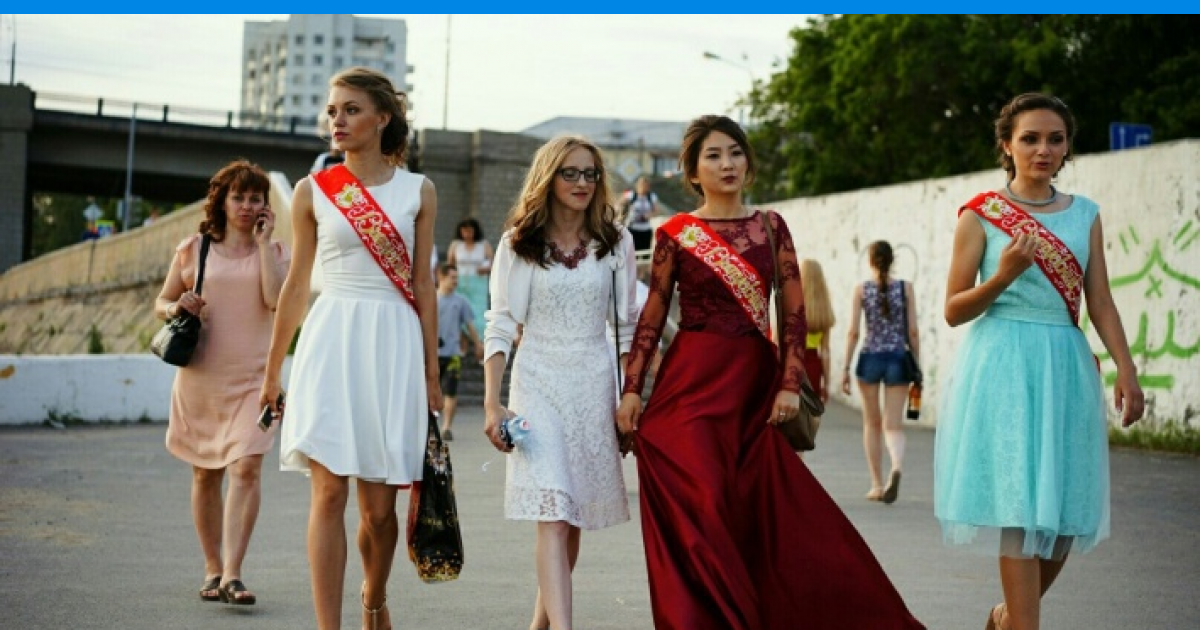 Kakuyu Summu Roditeli Vypusknikov Potratyat Na Naryad Banket I Ukrashenie Zala 24 Iyunya 2019 Goda Ngs55 Novosti Omska