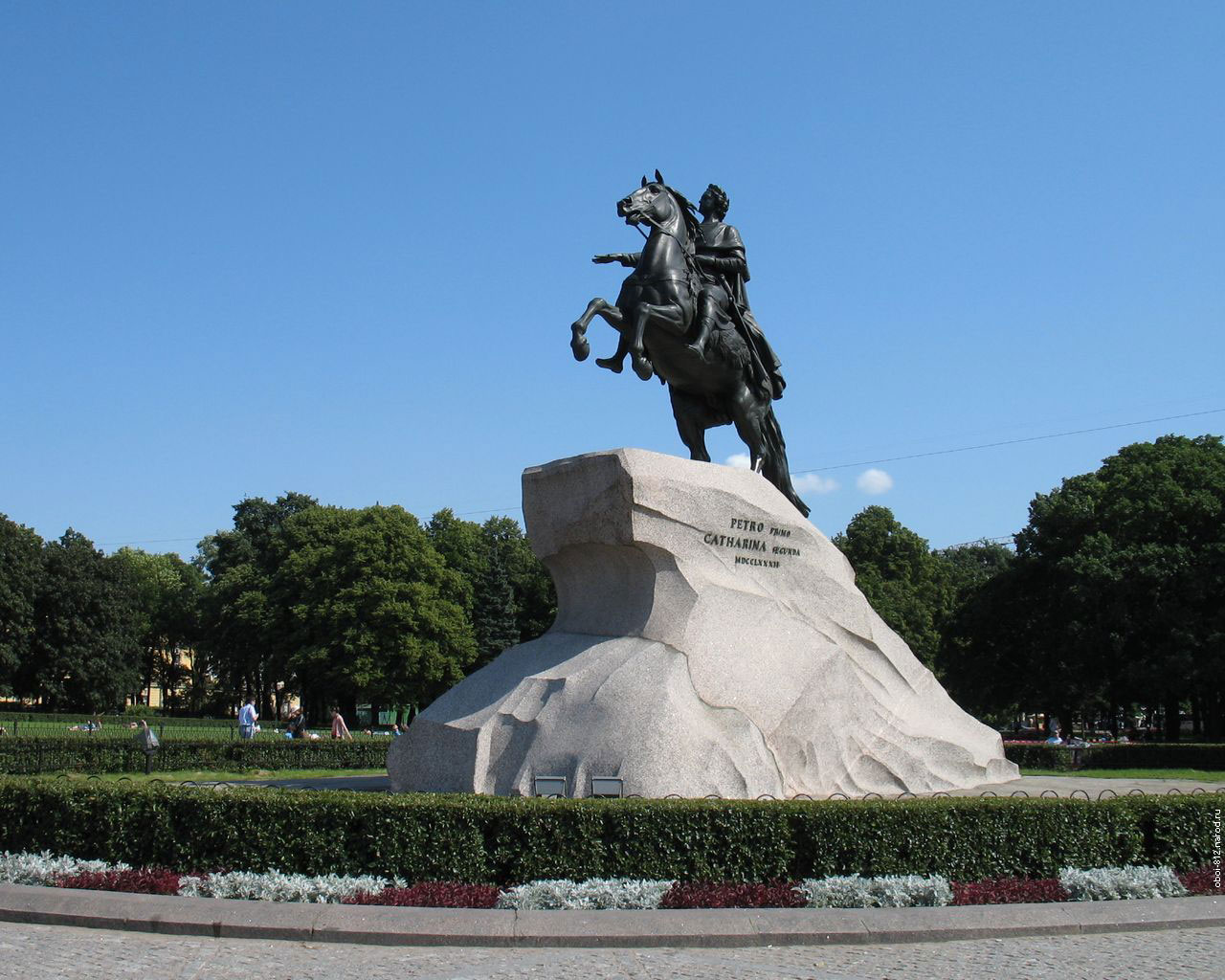 Медный всадник памятник Петру 1 в Санкт-Петербурге с название