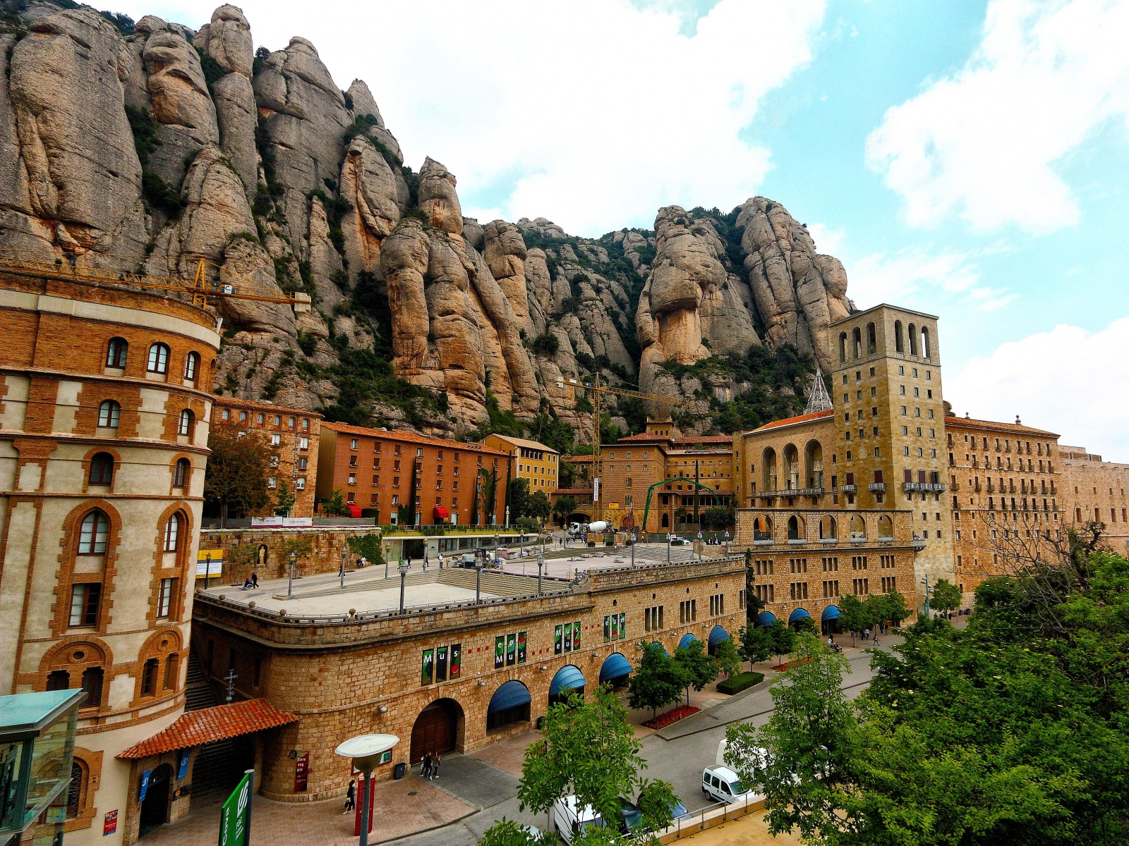 Monastery of Montserrat, Spain без смс